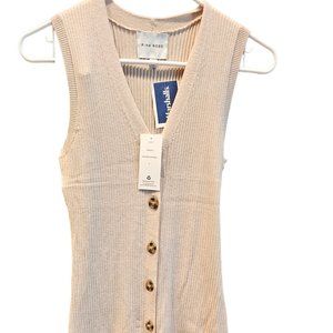 Sleeveless sweater dress, with tie and slit up the side. XS Beige, NEW with TAGS